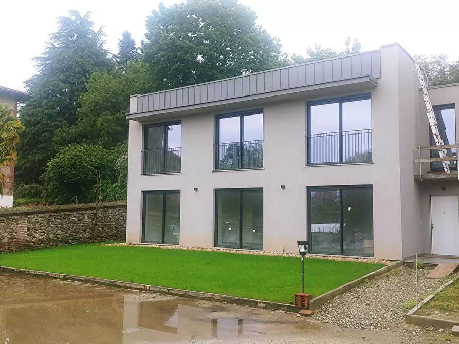 Immagine 1 di Casa indipendente in affitto  a Torino