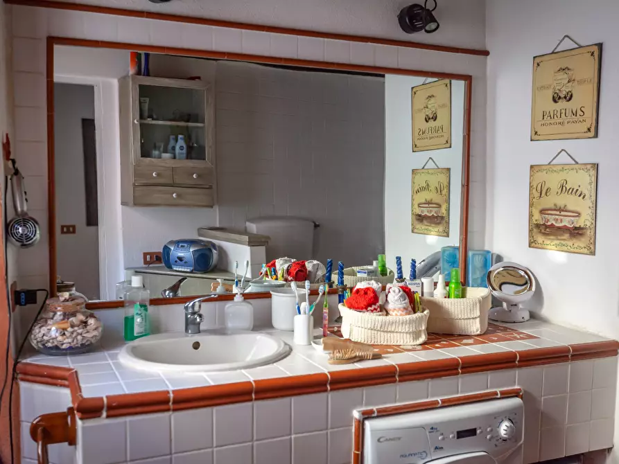 Immagine 12 di Porzione di casa in vendita  a Ameglia