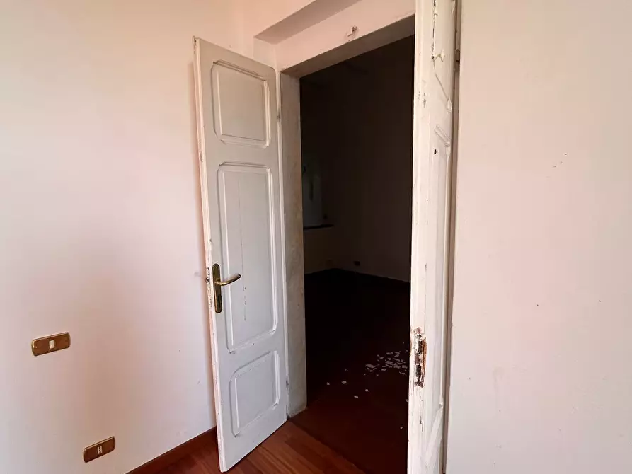 Immagine 40 di Casa indipendente in vendita  a Sarzana