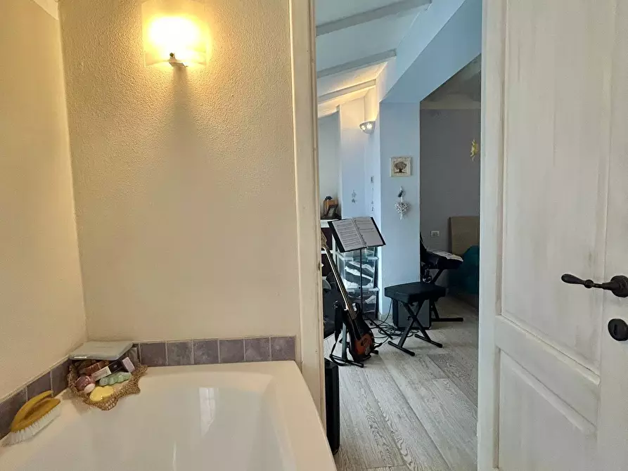 Immagine 31 di Porzione di casa in vendita  a Sarzana