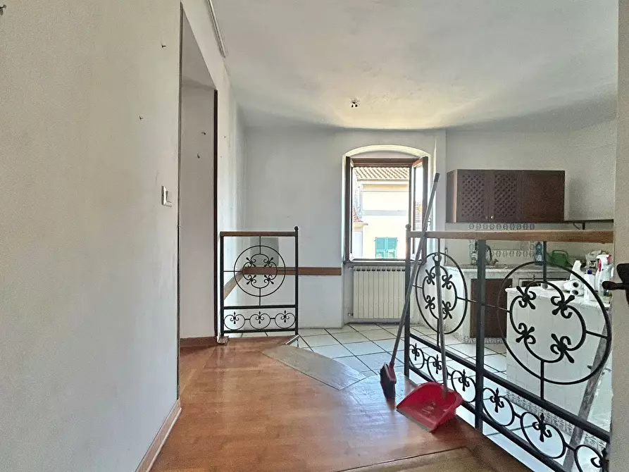 Immagine 7 di Quadrilocale in vendita  a Sarzana