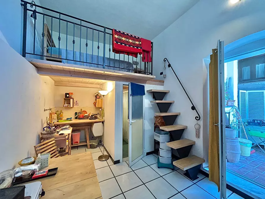 Immagine 27 di Pentalocale in vendita  a Sarzana