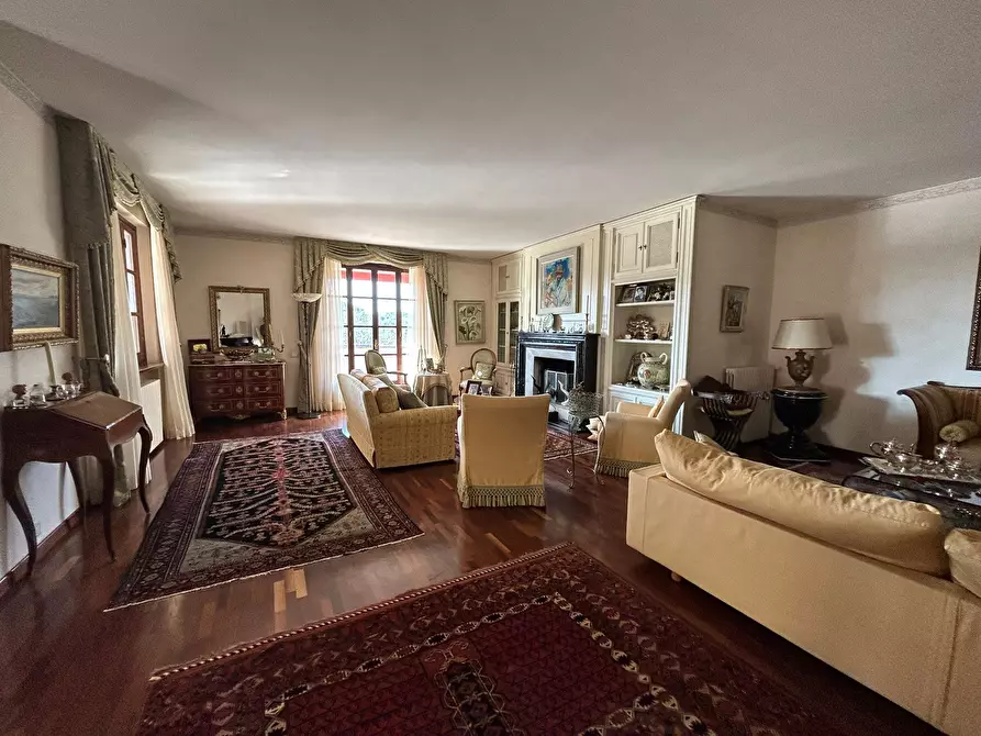 Immagine 19 di Villa in vendita  a Sarzana