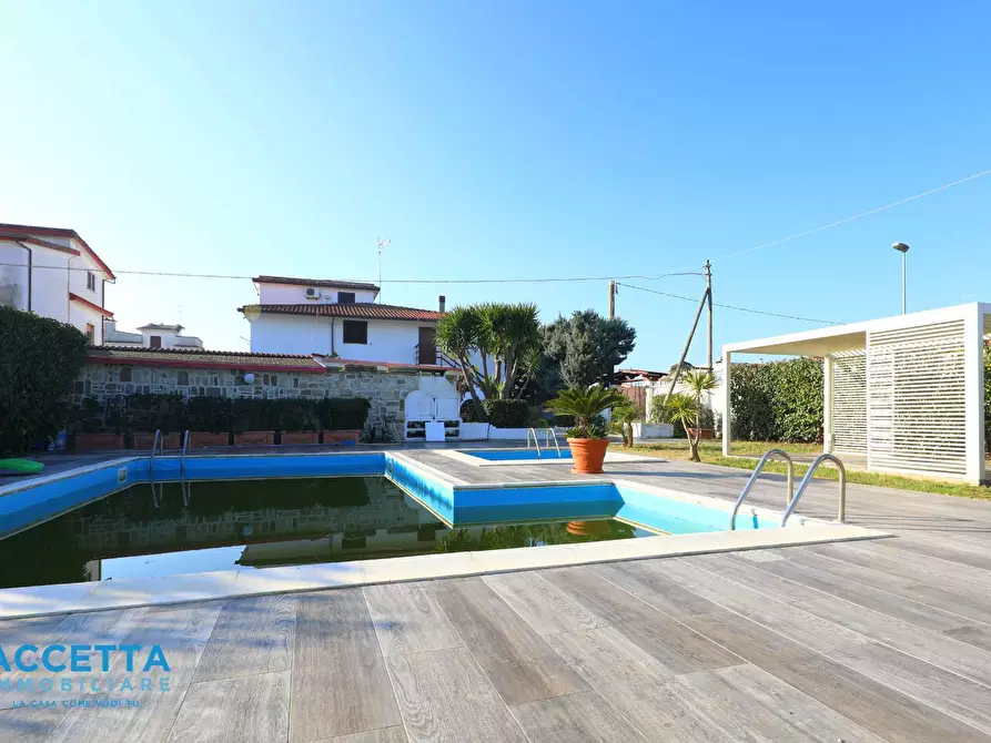 Immagine 23 di Villa in vendita  in via Sequoie a Leporano