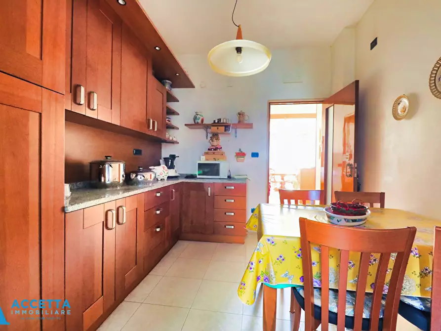 Immagine 11 di Quadrilocale in vendita  in Piazza Pio X 42 a Taranto