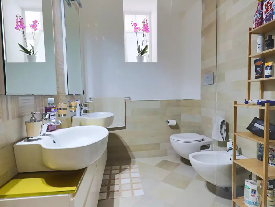 Immagine 20 di Trilocale in vendita  in Via Diego Peluso 38 a Taranto