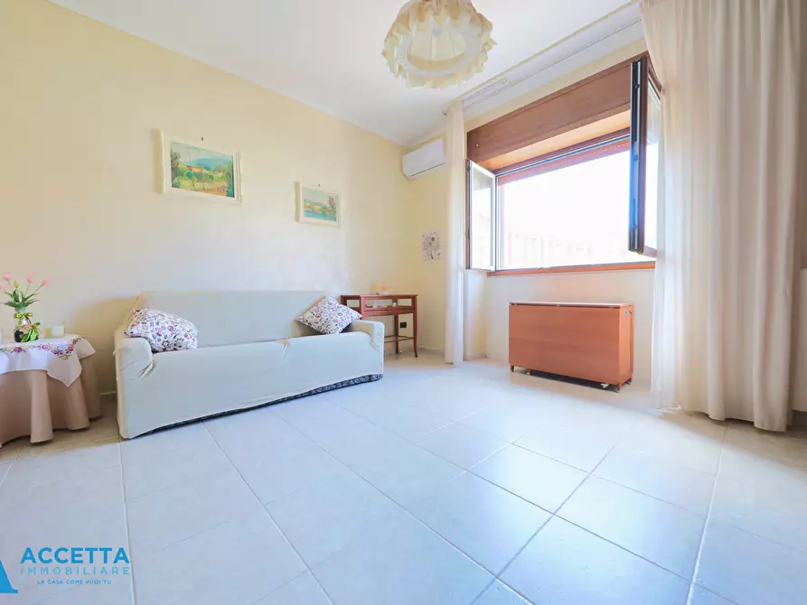 Immagine 3 di Trilocale in vendita  in Via Dante Alighieri 105 a Taranto