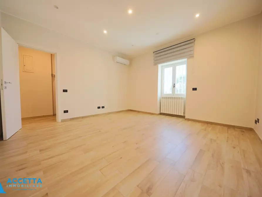 Immagine 5 di Trilocale in vendita  in Via Gattucci 13 a Taranto