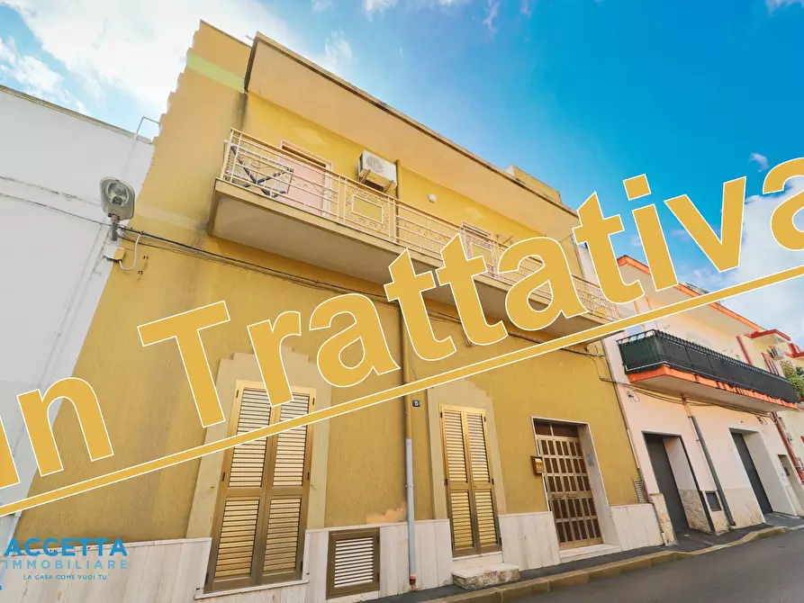 Immagine 1 di Casa bifamiliare in vendita  in Via Giuseppe Garibaldi, Talsano 15 a Taranto