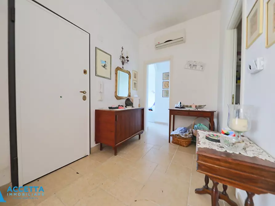 Immagine 11 di Villa in vendita  in Via Delfini 55 a Taranto