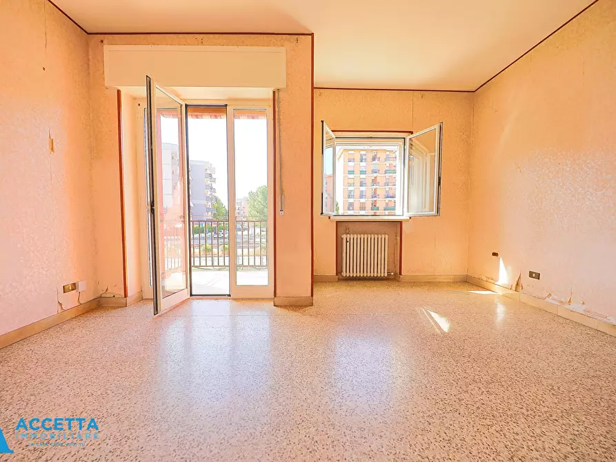 Immagine 22 di Quadrilocale in vendita  in Via Ancona 315 a Taranto
