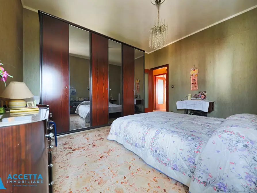 Immagine 12 di Trilocale in vendita  in Via Lago Trasimeno 5 a Taranto