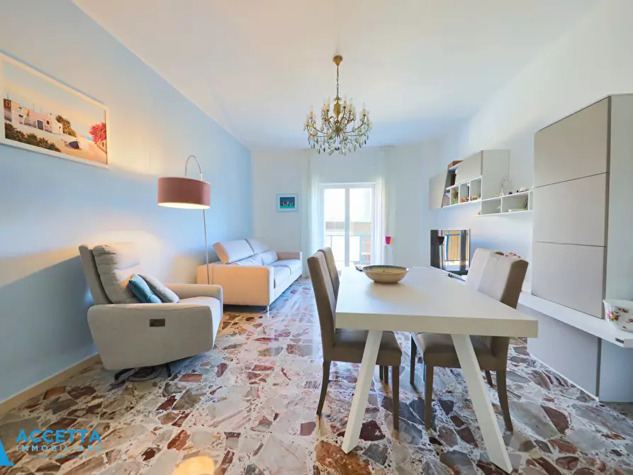 Immagine 24 di Trilocale in vendita  in Via Istria 30 a Taranto