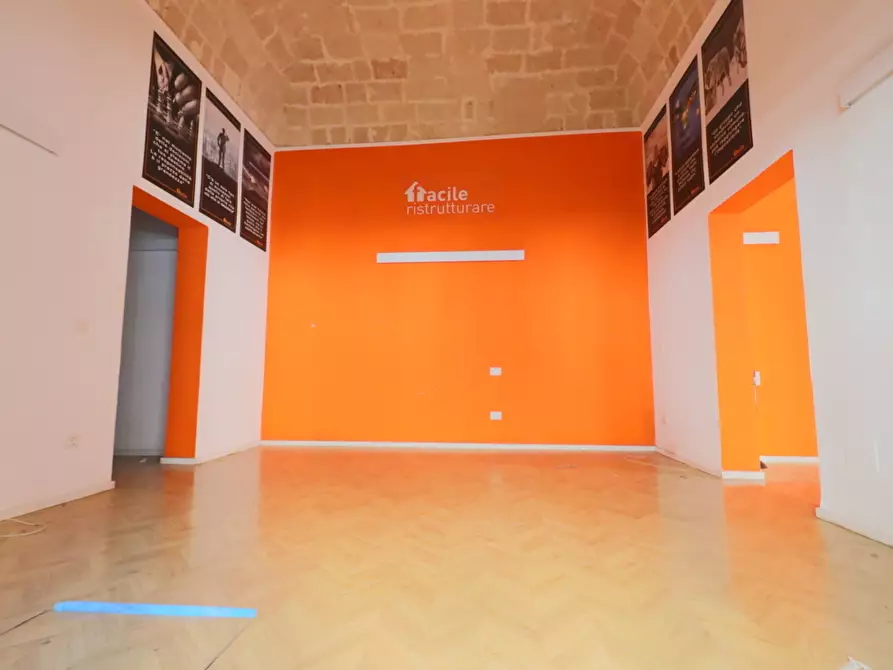 Immagine 19 di Locale commerciale in affitto  in Via Oberdan 31 a Taranto