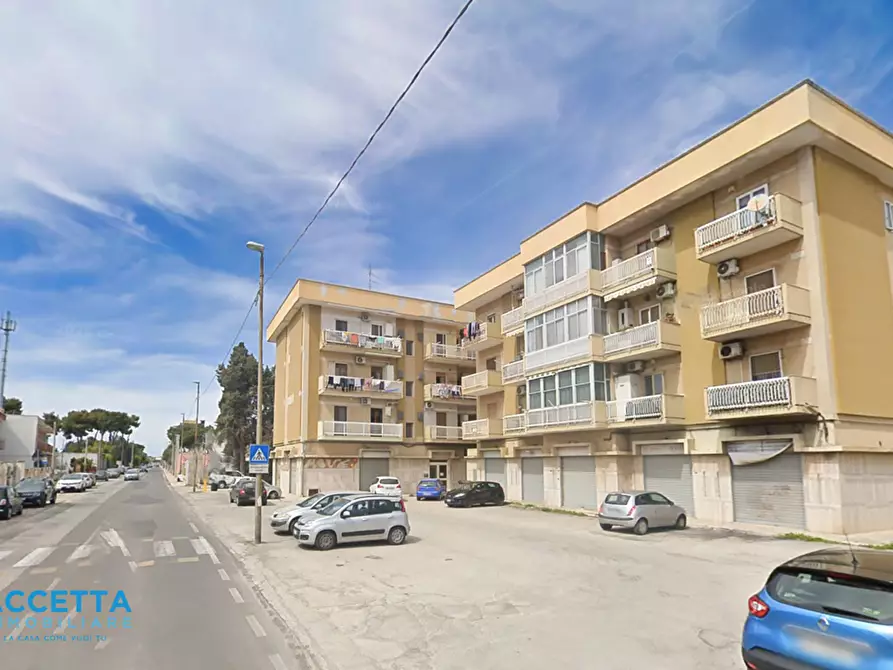 Immagine 9 di Locale commerciale in vendita  in Corso Vittorio Emanuele II 11 a Taranto