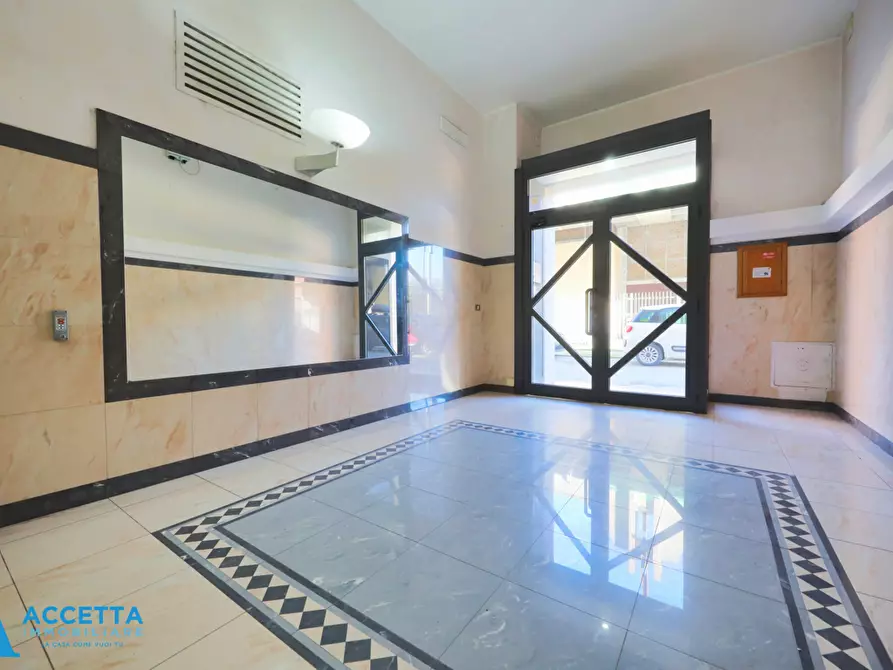 Immagine 26 di Trilocale in vendita  in Via Istria 30 a Taranto