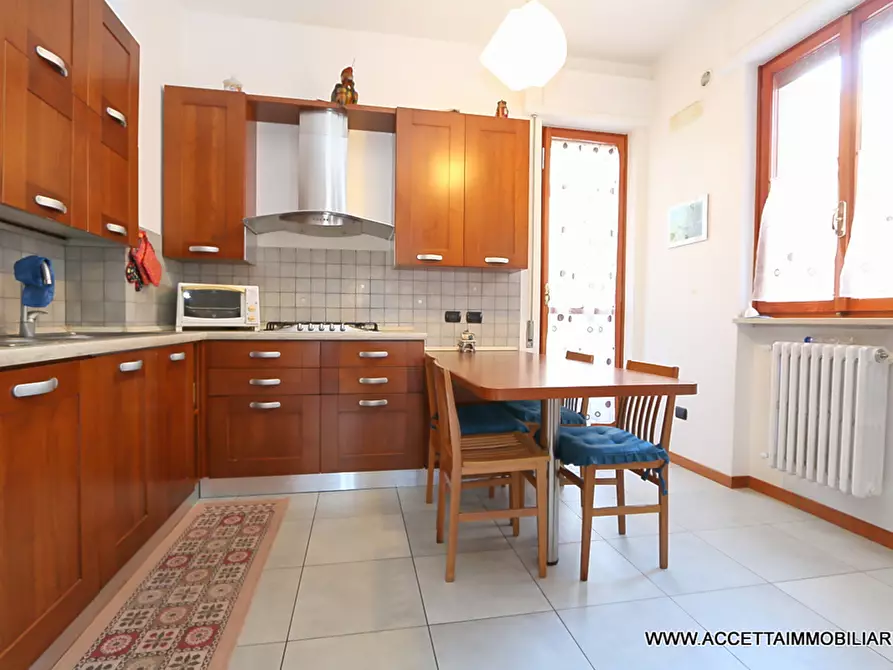 Immagine 17 di Quadrilocale in vendita  in Corso Umberto 69 a Taranto