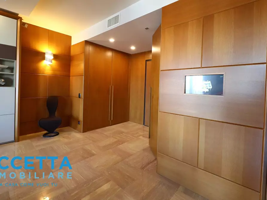 Immagine 20 di Quadrilocale in vendita  in Piazza Giovanni XXIII 13 a Taranto