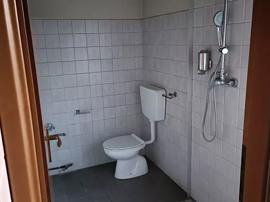 Immagine 7 di Magazzino in vendita  in Via Malvicino a Castel San Giovanni