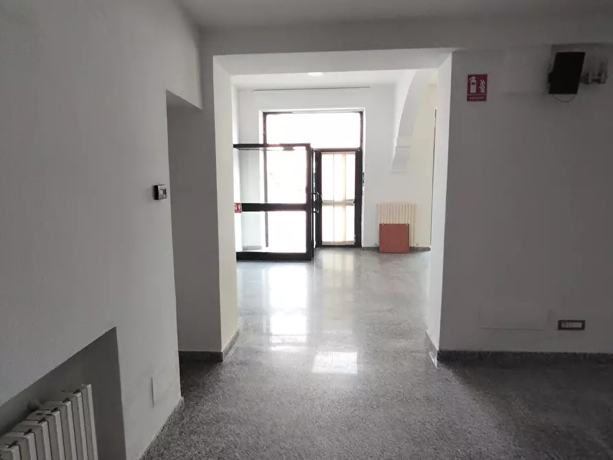 Immagine 9 di Locale commerciale in affitto  in Piazza XX Settembre a Castel San Giovanni