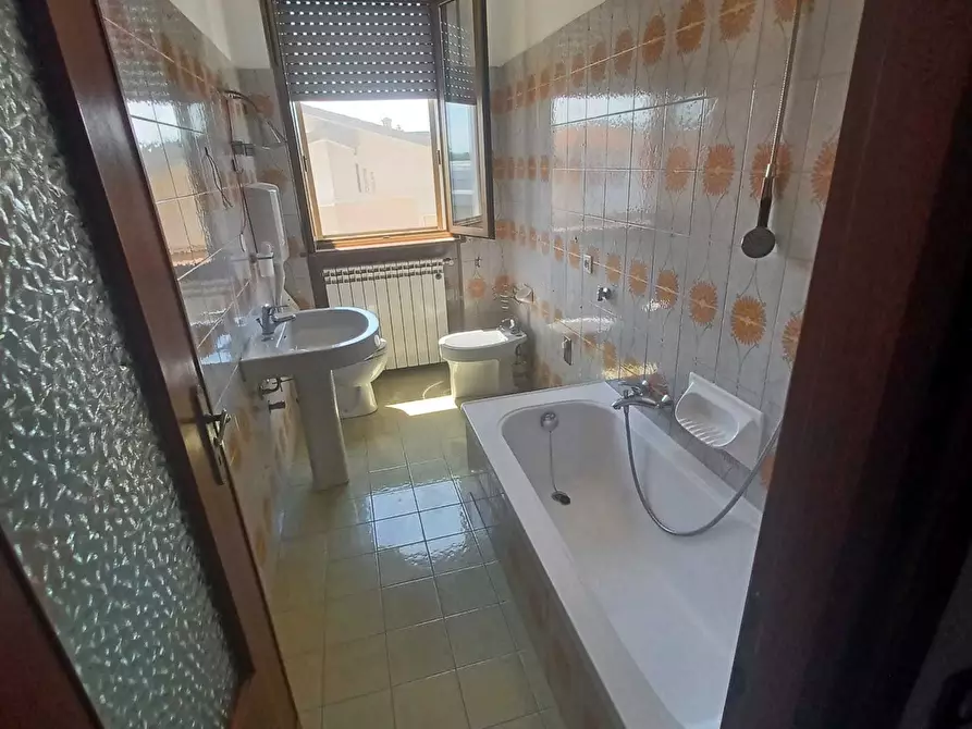 Immagine 3 di Trilocale in vendita  in semi-centrale a Borgonovo Val Tidone