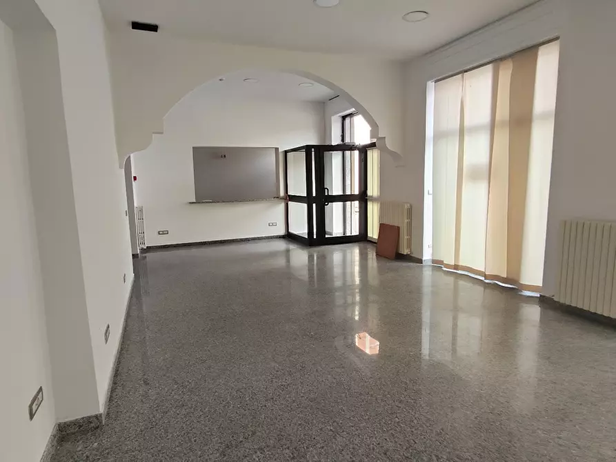 Immagine 8 di Locale commerciale in affitto  in Piazza XX Settembre a Castel San Giovanni