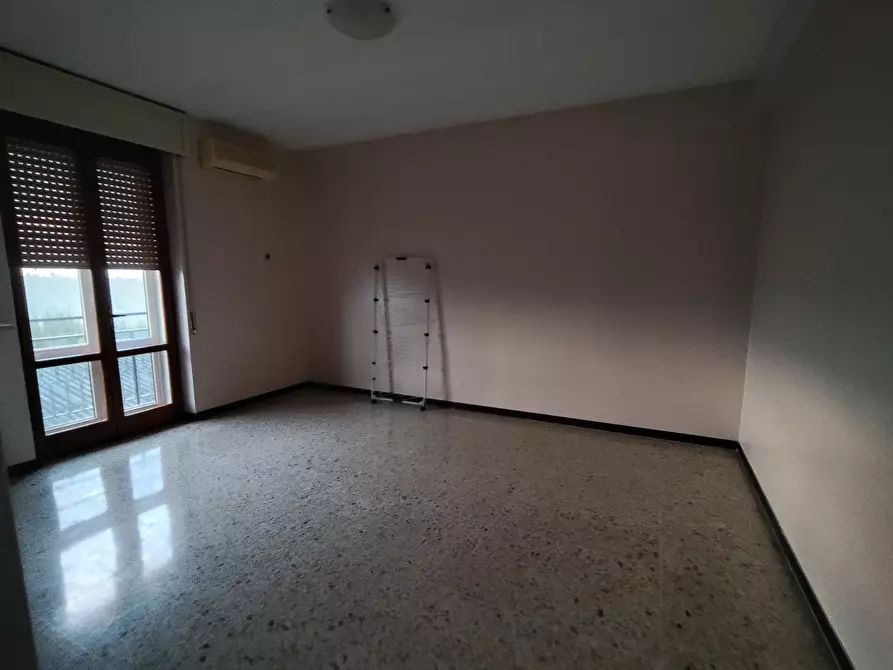 Immagine 14 di Trilocale in affitto  in Via Creta a Ziano Piacentino