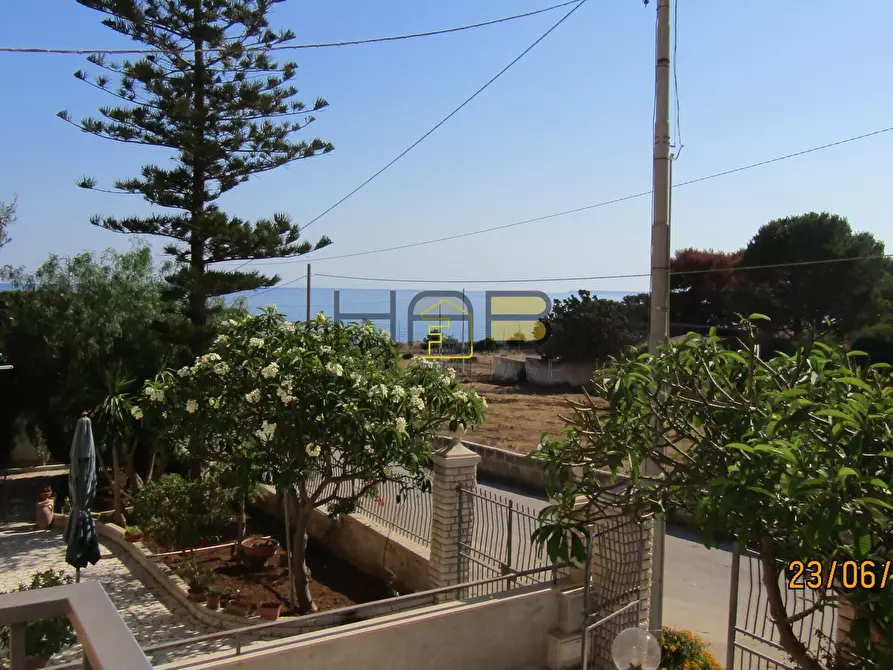 Immagine 15 di Trilocale in affitto  a Erice