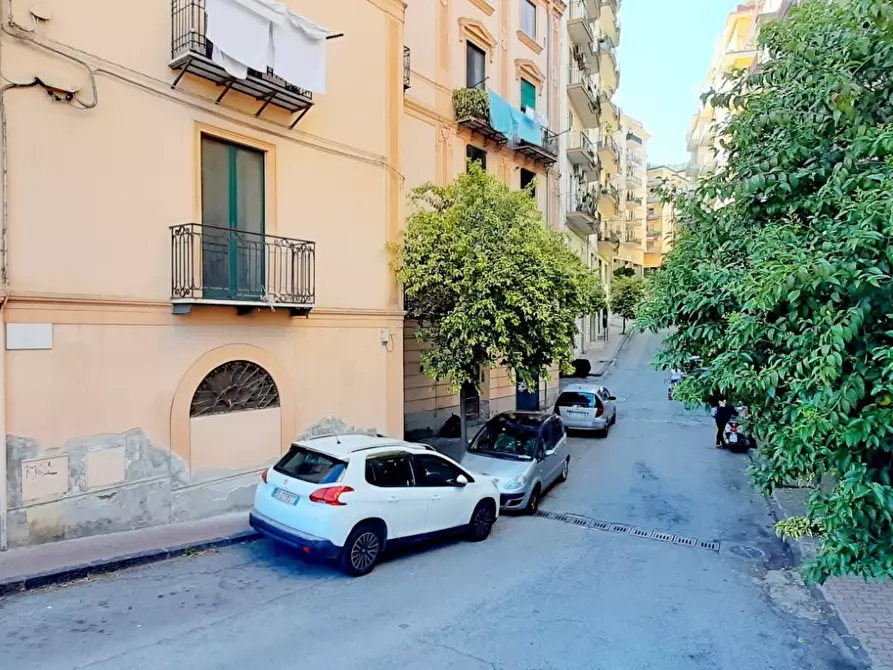 Immagine 5 di Locale commerciale in vendita  in Via Sant'Eremita 27 a Salerno