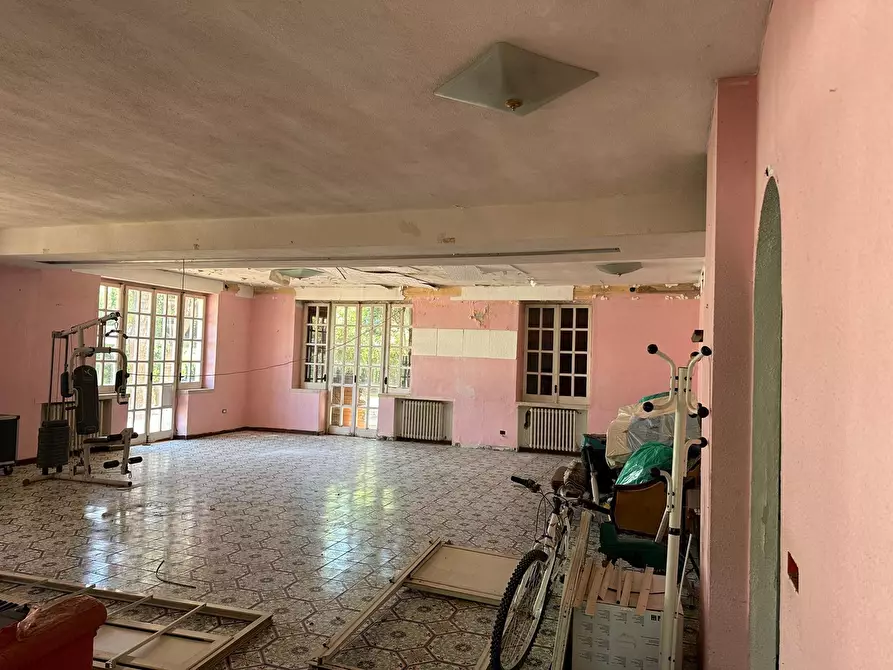 Immagine 15 di Locale commerciale in vendita  in cesinola a Cava De' Tirreni