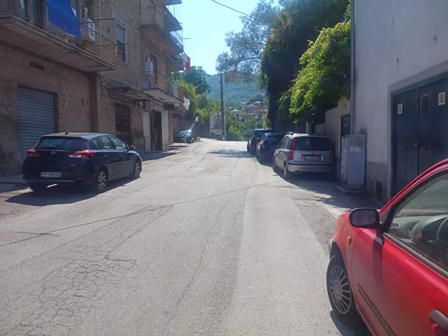 Immagine 4 di Locale commerciale in vendita  in Via Nicola di Marino 37 a Cava De' Tirreni