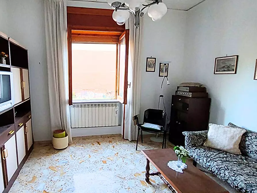 Immagine 12 di Pentalocale in vendita  in Via Medaglie D'Oro 388 a Salerno