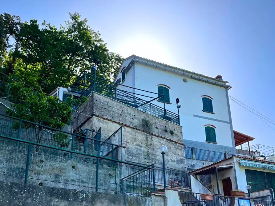 Immagine 1 di Villa in vendita  in Via le Camere 30 a Vietri Sul Mare