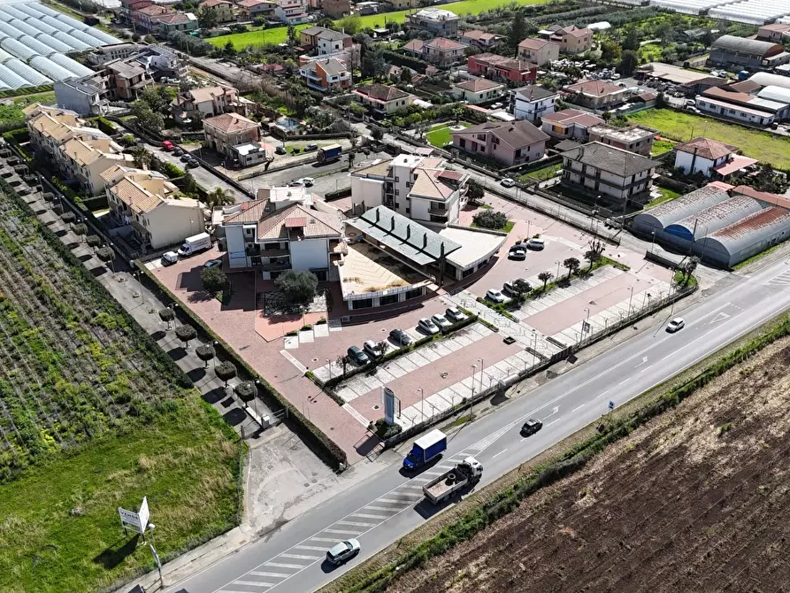 Immagine 22 di Locale commerciale in vendita  in località corno d'oro a Eboli