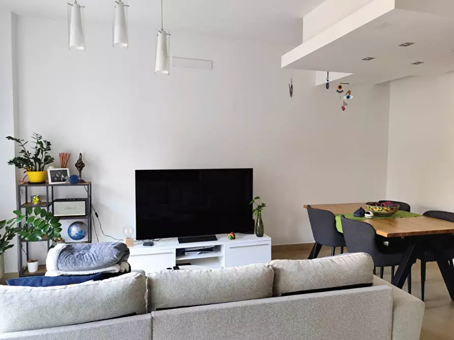 Immagine 5 di Bilocale in vendita  in Via Giuseppe De Caro 52 a Salerno