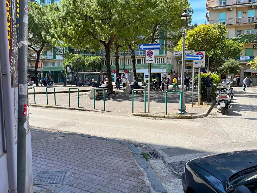 Immagine 10 di Locale commerciale in vendita  in Via Sichelmanno 16 a Salerno