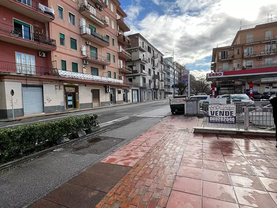 Immagine 17 di Trilocale in vendita  in via m. abbignete a Salerno