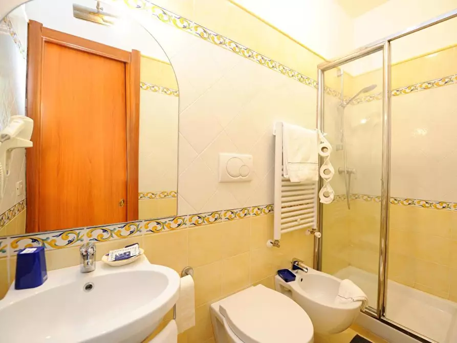 Immagine 12 di Quadrilocale in vendita  in Salita Truglio a Amalfi