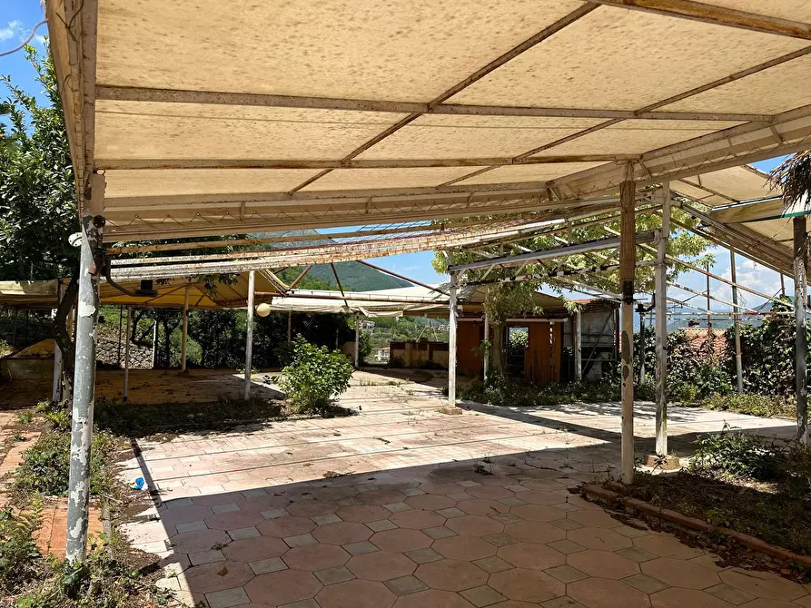 Immagine 5 di Locale commerciale in vendita  in cesinola a Cava De' Tirreni