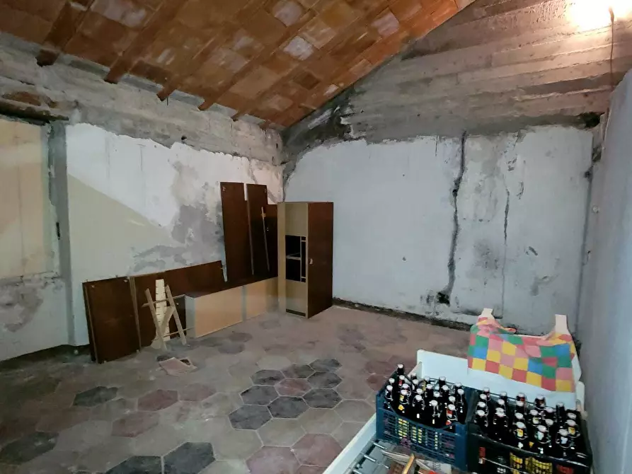 Immagine 45 di Pentalocale in vendita  in Via Campi 7 a Serra Riccò