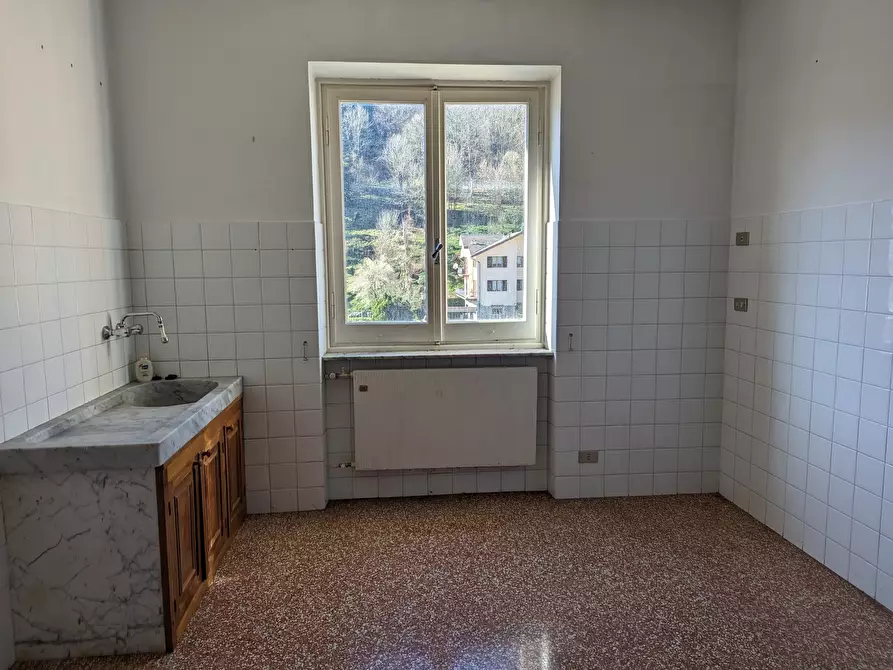 Immagine 31 di Quadrilocale in vendita  in Via Padre Francesco Borghero 33 a Ronco Scrivia