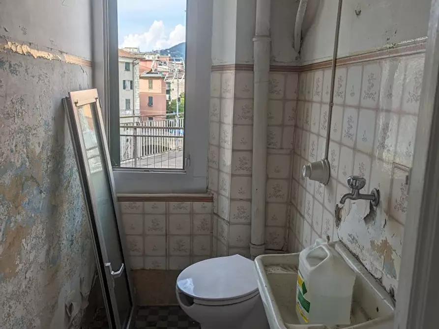 Immagine 14 di Bilocale in vendita  in Via Beata Chiara 18 a Genova