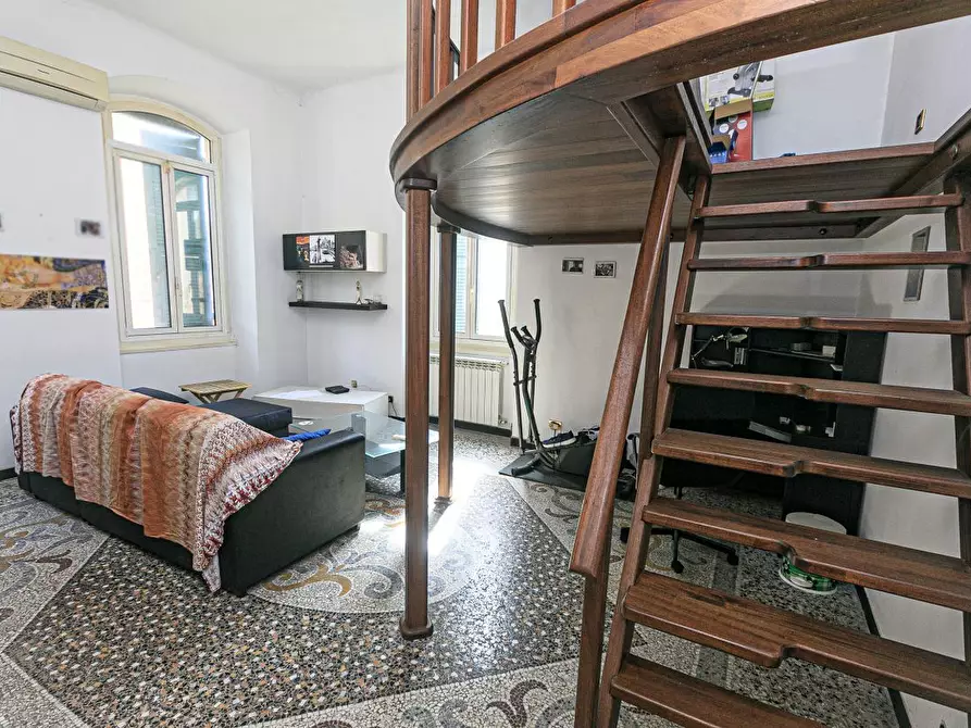 Immagine 2 di Bilocale in vendita  in Salita Murta 1a a Genova