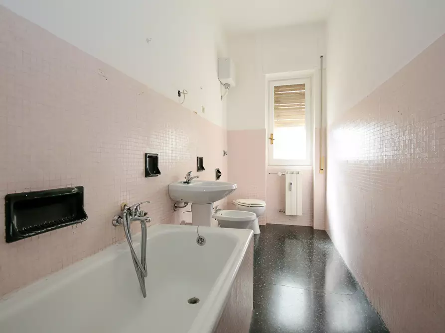 Immagine 21 di Pentalocale in vendita  in Via Paolo Anfossi 68c a Genova