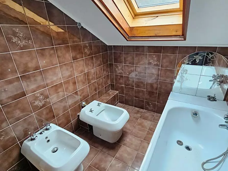 Immagine 28 di Pentalocale in vendita  in Via Benedetto da Cesino 38A a Genova