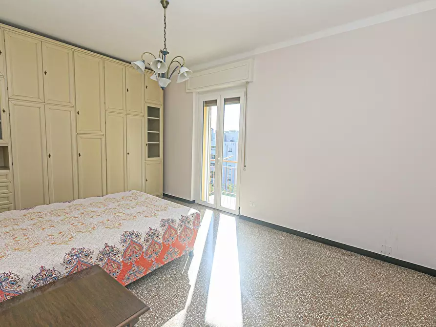 Immagine 30 di Pentalocale in vendita  in Via delle Acacie 10 a Genova