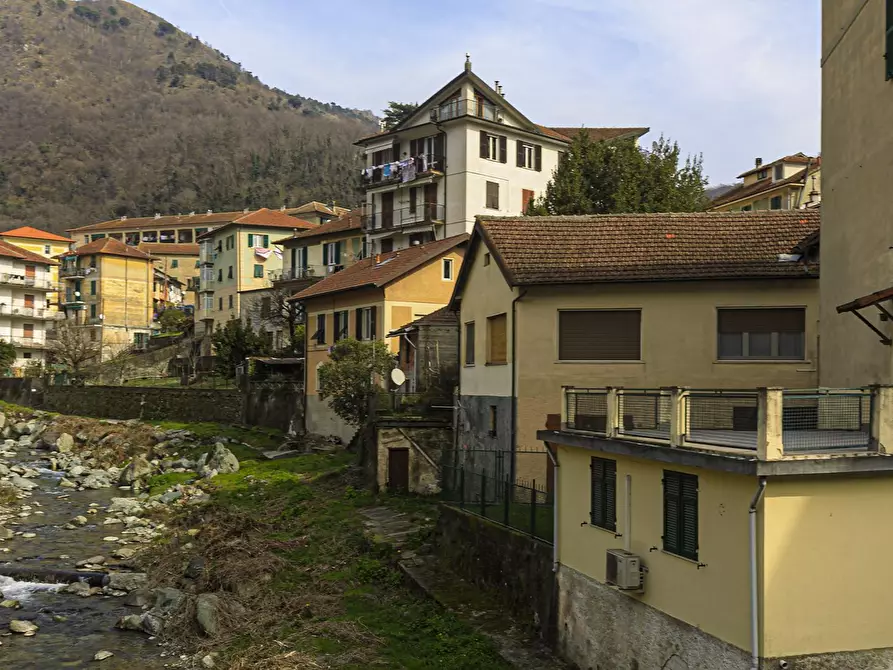 Immagine 41 di Quadrilocale in vendita  in Via Ennio Del Monte 5 a Campomorone