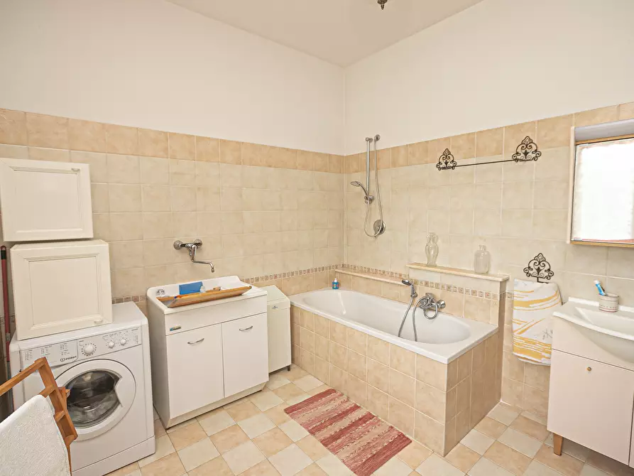 Immagine 41 di Villa in vendita  in Via privata Scanduè 23 a Serra Riccò