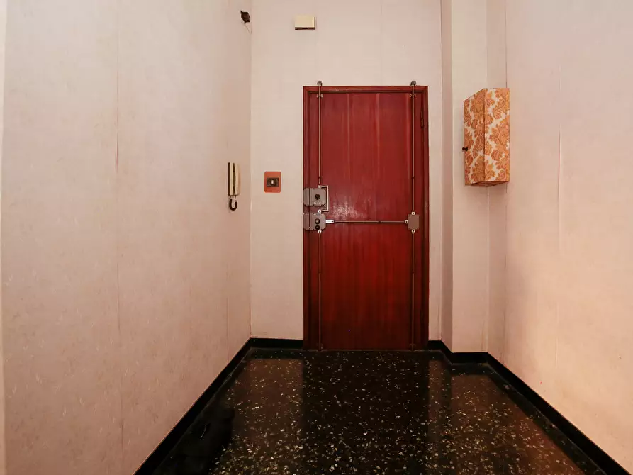 Immagine 44 di Pentalocale in vendita  in Via Paolo Anfossi 68c a Genova