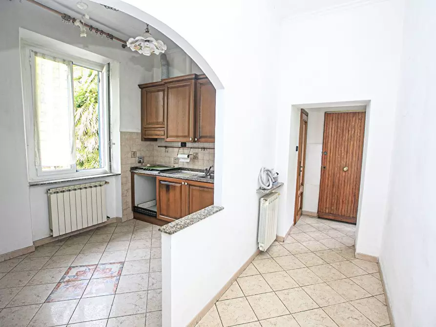 Immagine 8 di Bilocale in vendita  in Salita Castrofino a Genova